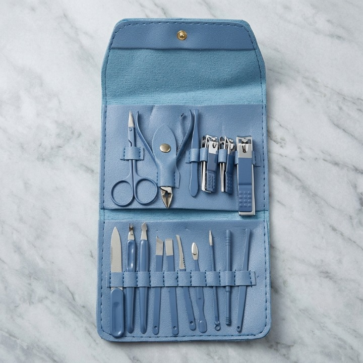 16-Piece Manicure & Pedicure Grooming Kit – Stainless Steel Nail Care Set with Travel Case